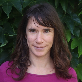 Camille, professeure de yoga à Limezel (Morbihan)